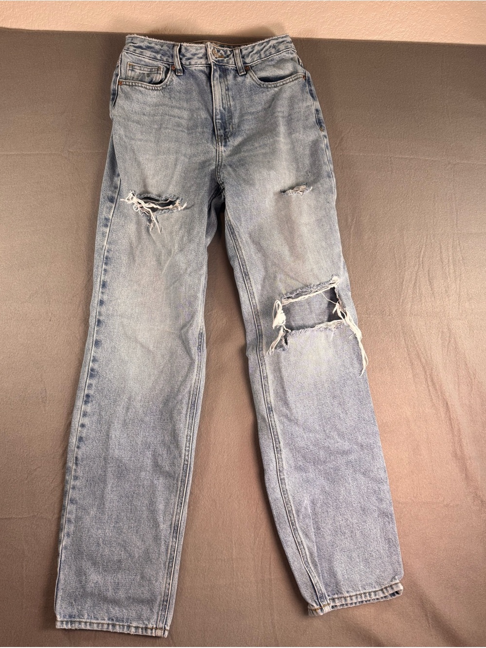 PacSun Light Wash‎ Distressed Straight Leg Jeans